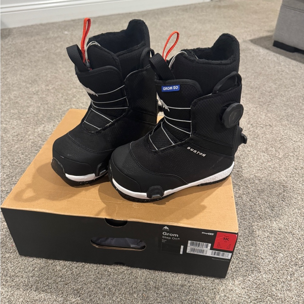 Burton Grom Step On Snowboard Boots – Kids Size 1K – Black – Like New